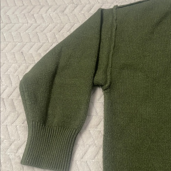 Philosophy Green V-Neck Sweater - Picture 3 of 8